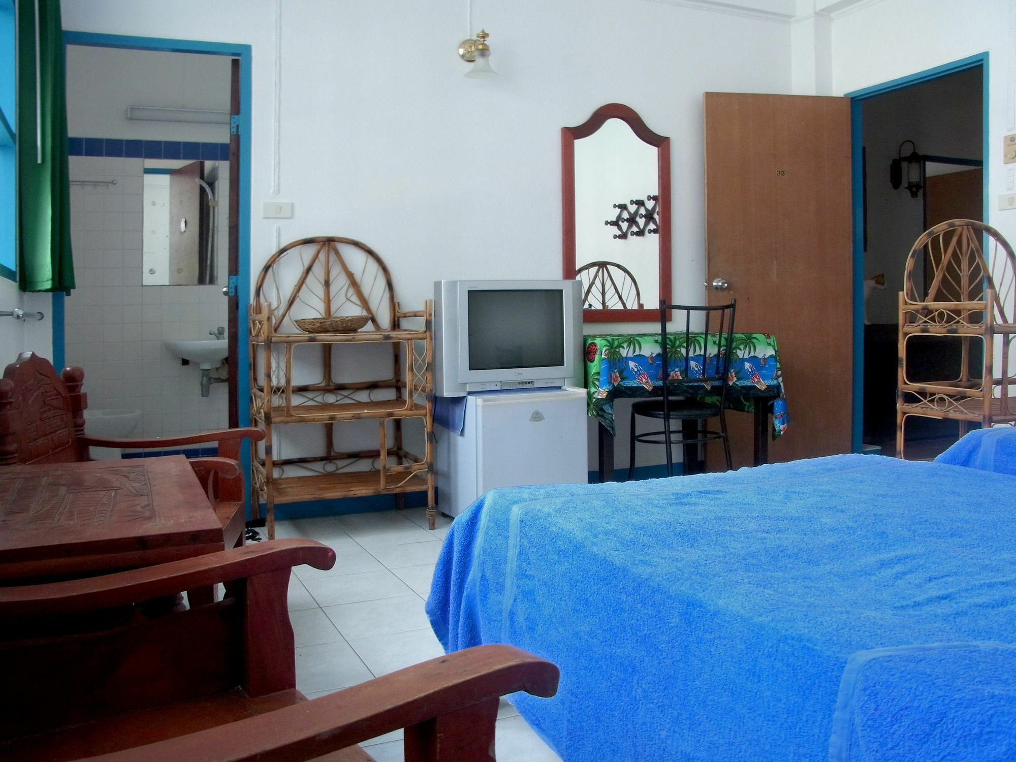 Niku Guesthouse Patong Luaran gambar