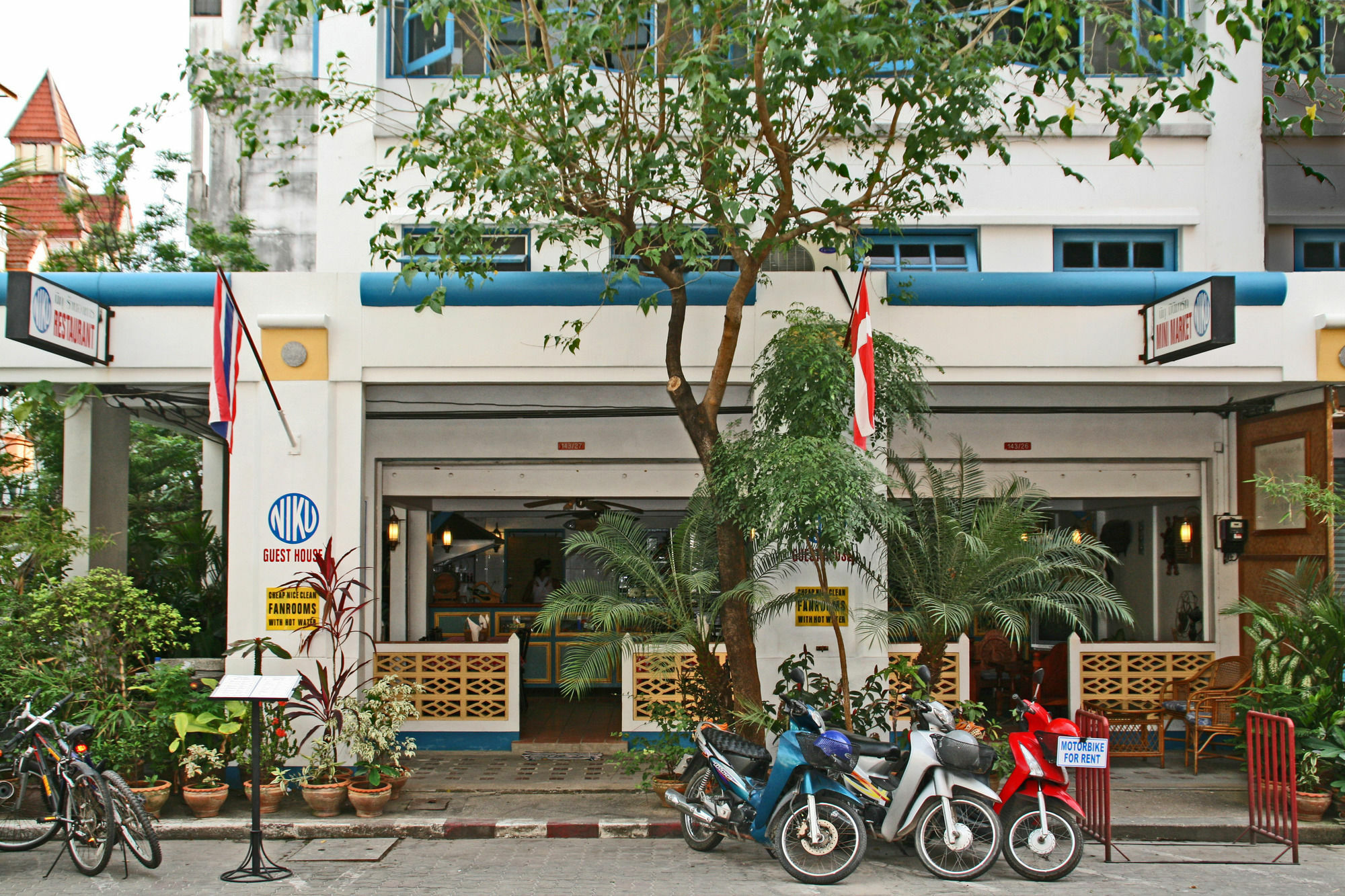 Niku Guesthouse Patong Luaran gambar