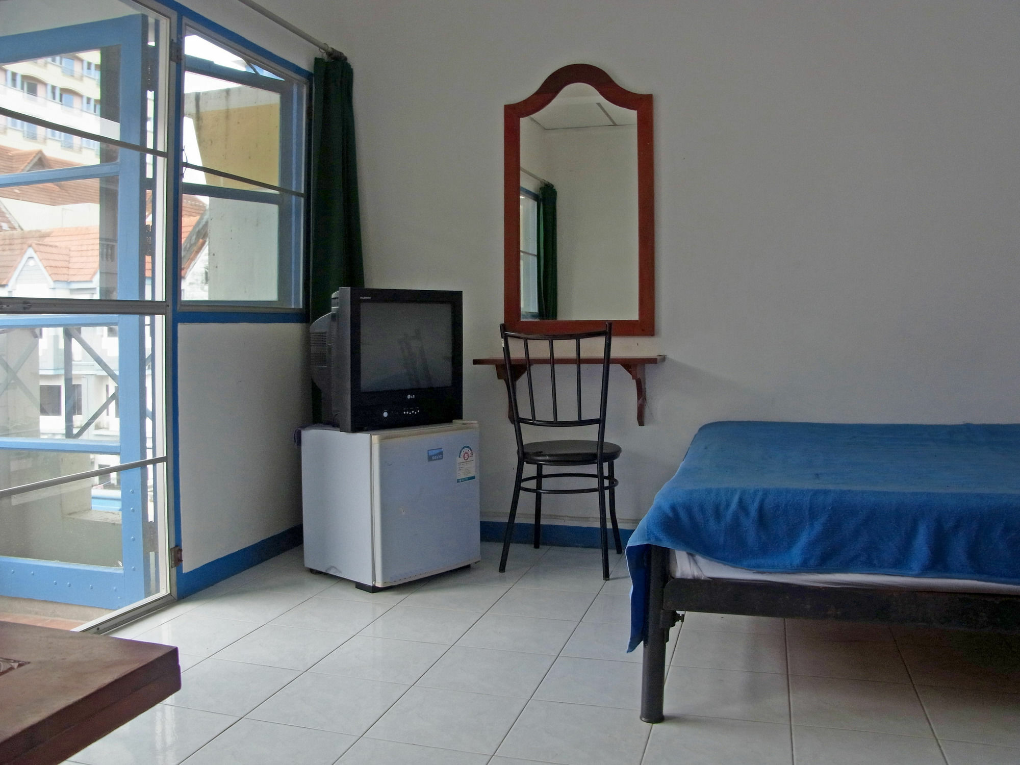 Niku Guesthouse Patong Luaran gambar