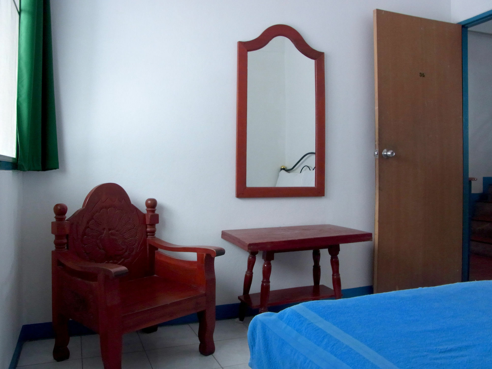 Niku Guesthouse Patong Luaran gambar