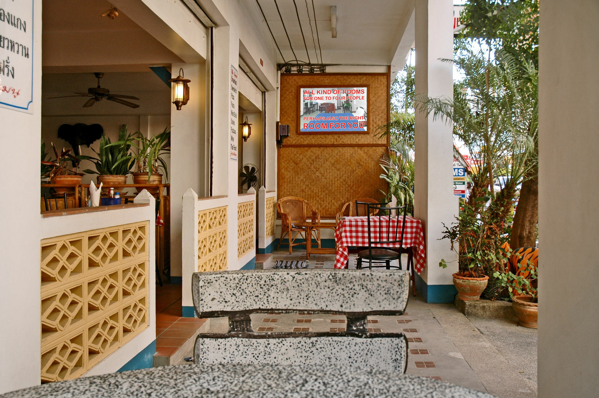 Niku Guesthouse Patong Luaran gambar