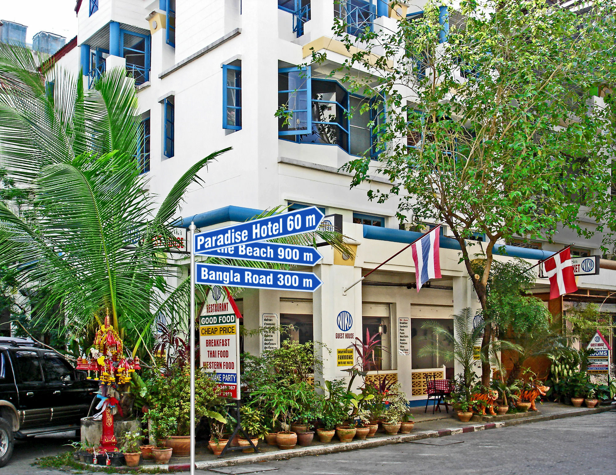 Niku Guesthouse Patong Luaran gambar