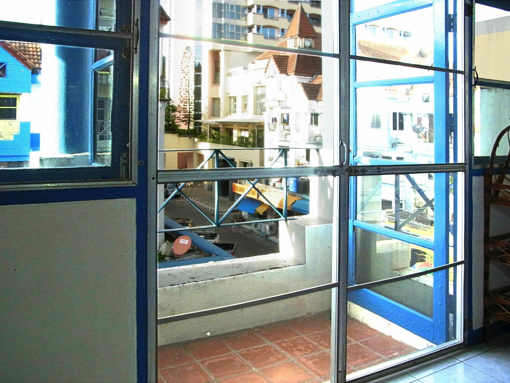 Niku Guesthouse Patong Luaran gambar