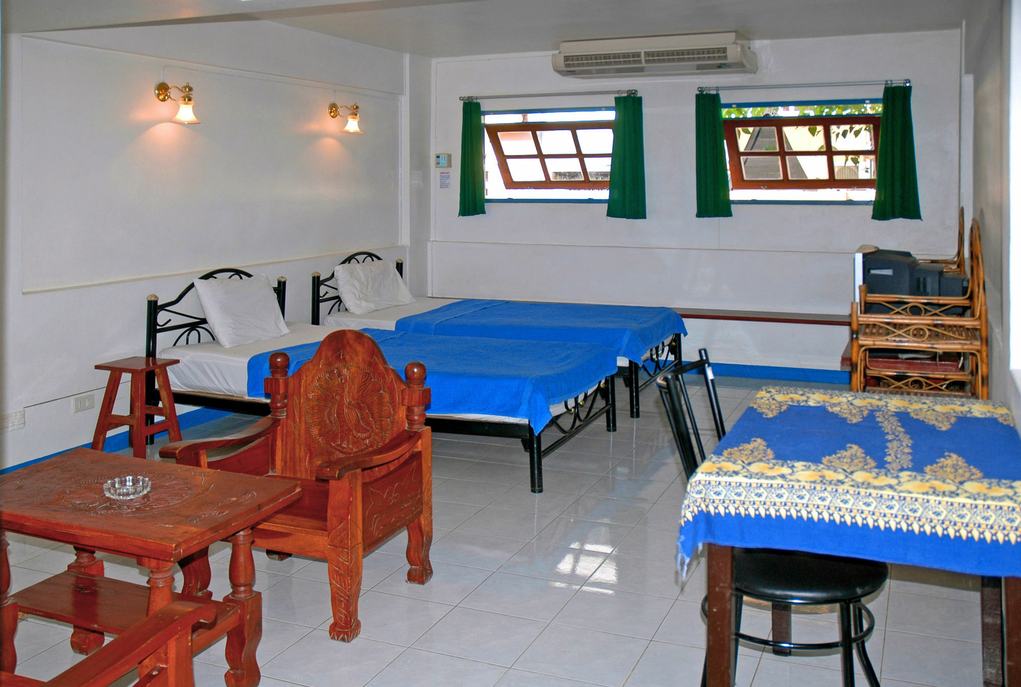 Niku Guesthouse Patong Luaran gambar