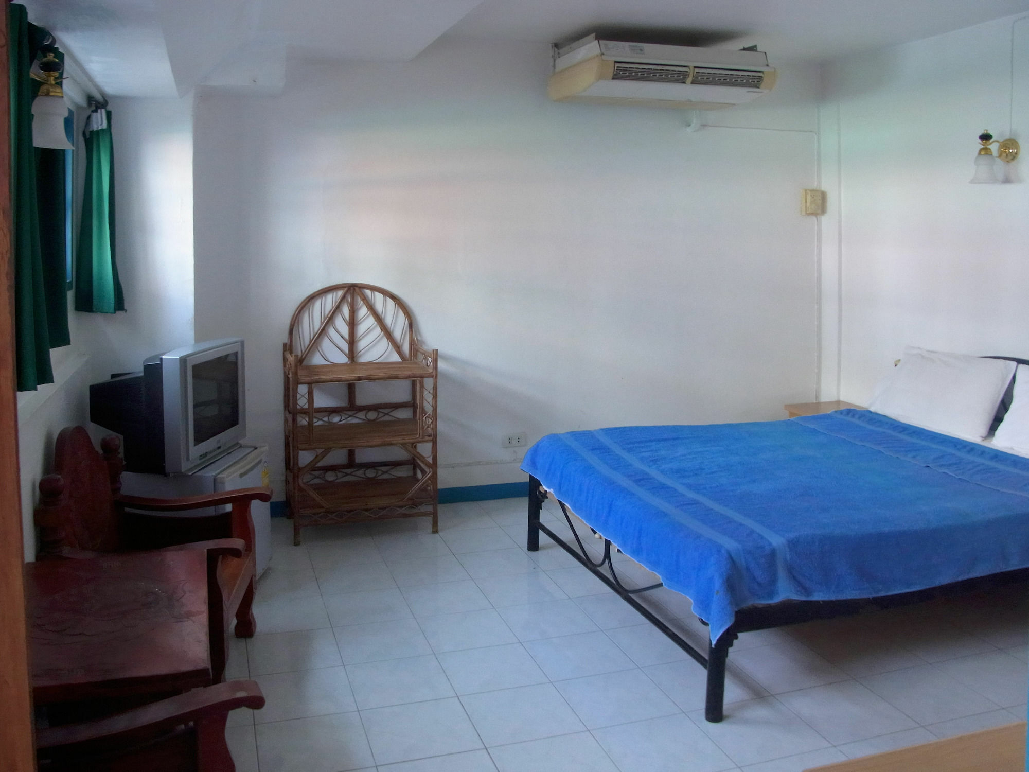 Niku Guesthouse Patong Luaran gambar